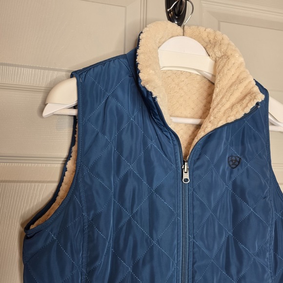 Ariat Real Reversible Dilon Teal Vest Faux Sherpa Women's Size Medium Western - Picture 3 of 9